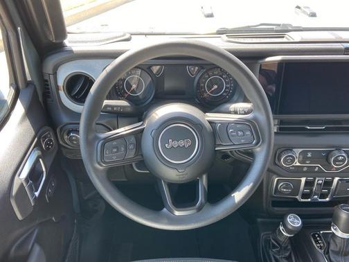 2025 Jeep Gladiator Sport