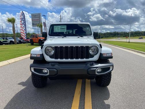 2025 Jeep Gladiator Sport