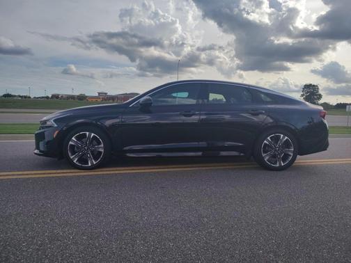 2022 Kia K5 EX