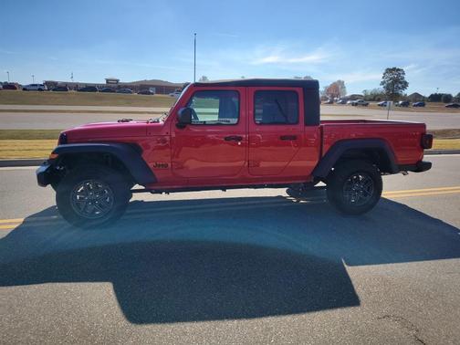 2026 Jeep Gladiator Sport