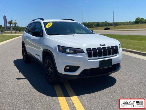 2023 Jeep Cherokee Altitude Lux