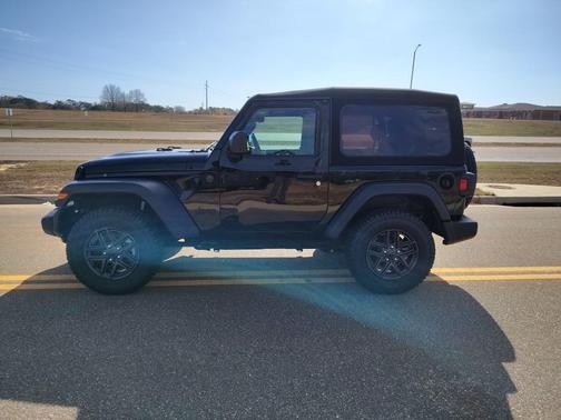 2024 Jeep Wrangler Sport