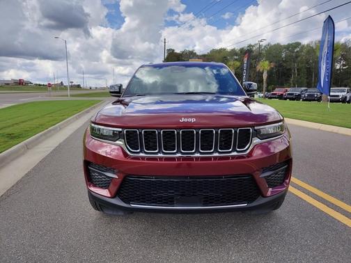 2025 Jeep Grand Cherokee Laredo X