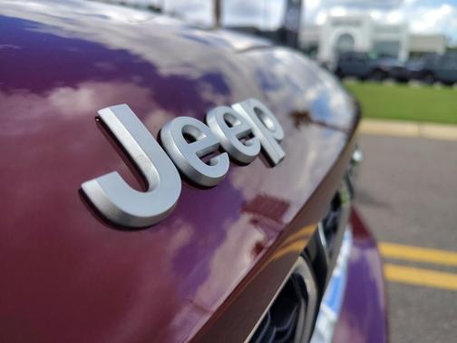 2025 Jeep Grand Cherokee Laredo X