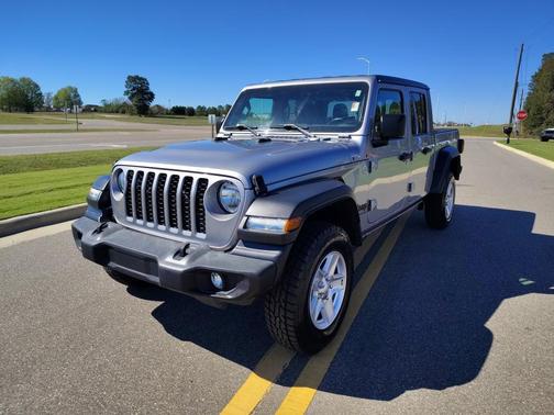 2020 Jeep Gladiator Sport