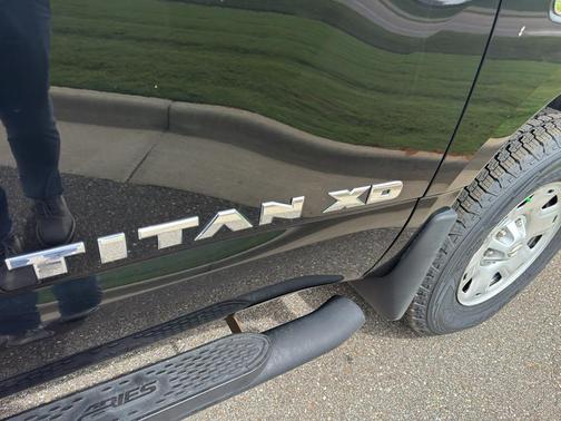 2017 Nissan Titan XD SV