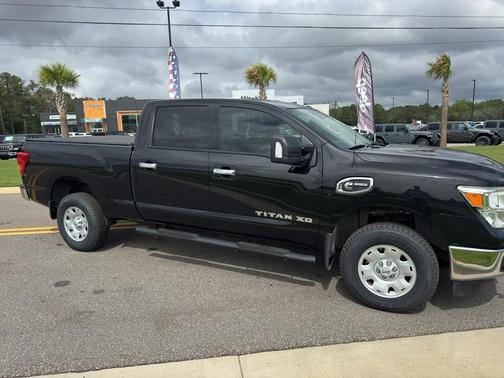 2017 Nissan Titan XD SV