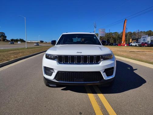 2025 Jeep Grand Cherokee Laredo X