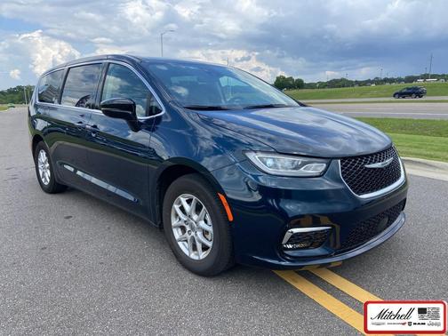 2024 Chrysler Pacifica Touring-L