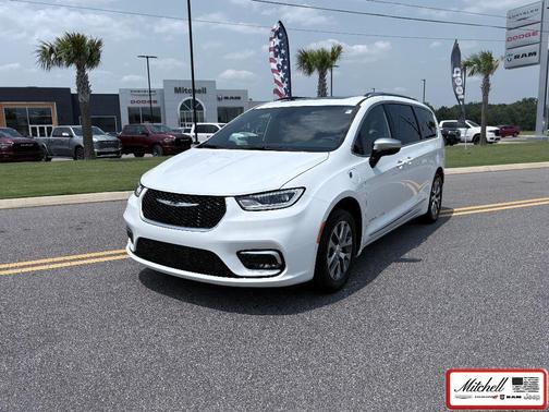2025 Chrysler Pacifica Hybrid Pinnacle