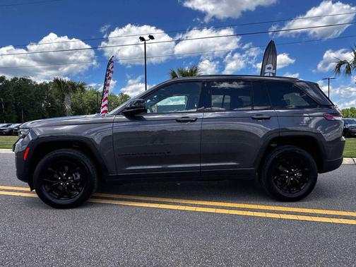 2024 Jeep Grand Cherokee Laredo