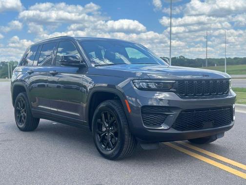 2024 Jeep Grand Cherokee Laredo