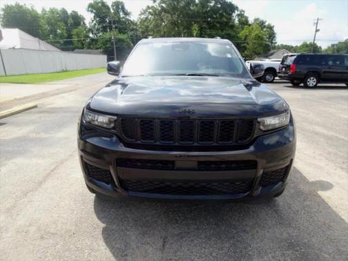 Photo 2 of 20 of 2021 Jeep Grand Cherokee Altitude