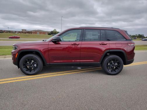 2025 Jeep Grand Cherokee Laredo