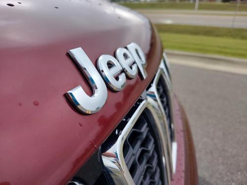2019 Jeep Grand Cherokee Laredo E