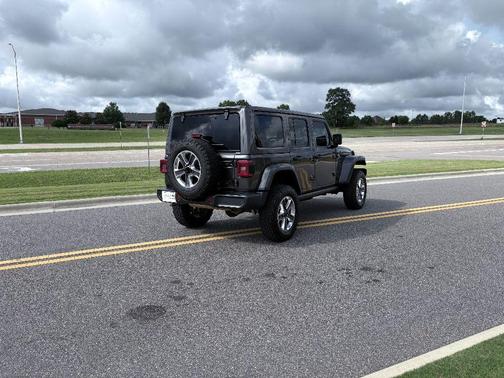 2021 Jeep Wrangler Unlimited Sahara Altitude