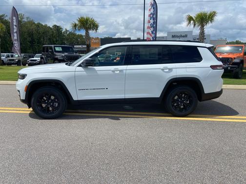 2025 Jeep Grand Cherokee L Laredo