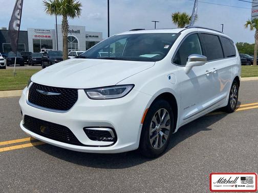2024 Chrysler Pacifica Hybrid Pinnacle