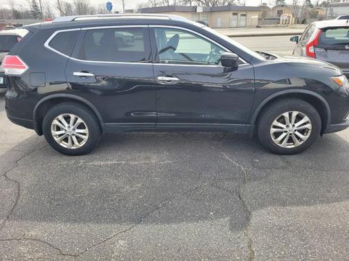 Magnetic Black 2016 Nissan Rogue SV
