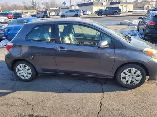 2012 Toyota Yaris LE