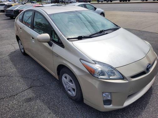 Champagne 2010 Toyota Prius III