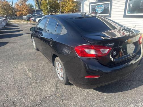 2018 Chevrolet Cruze LS
