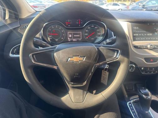 2018 Chevrolet Cruze LS