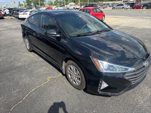 2020 Hyundai ELANTRA SE