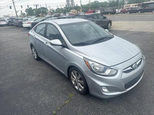 2013 Hyundai Accent SE