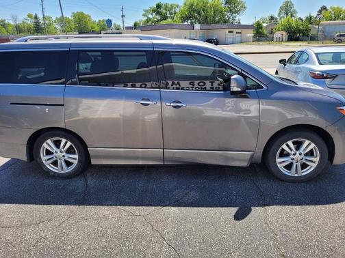 Gray 2012 Nissan Quest SL