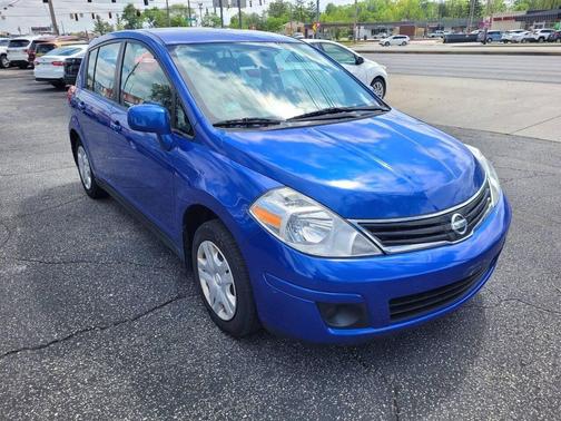 Blue 2012 Nissan Versa 1.8 S