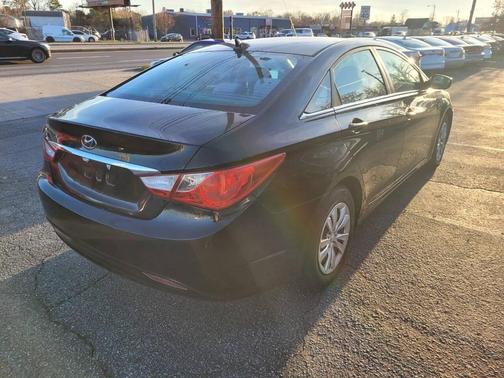 2011 Hyundai SONATA GLS
