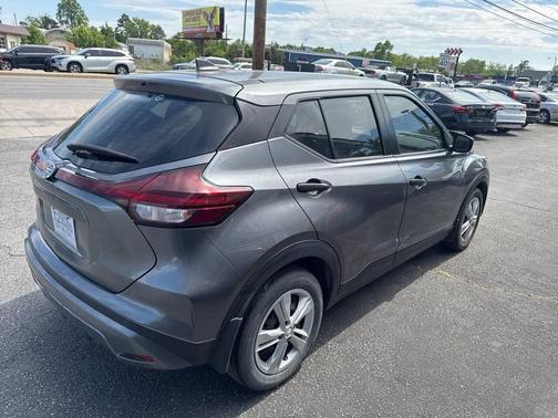 2021 Nissan Kicks S