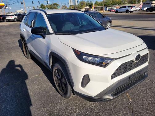 2020 Toyota RAV4 LE
