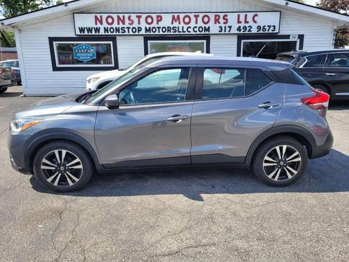 Gray 2019 Nissan Kicks SV