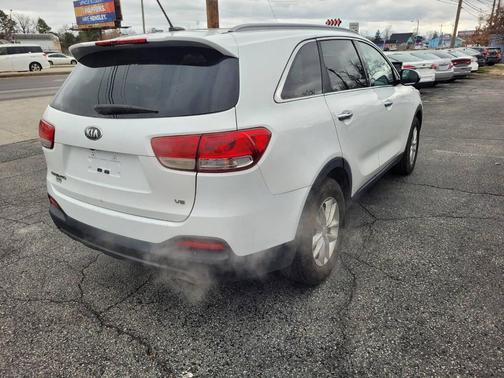 2016 Kia Sorento LX