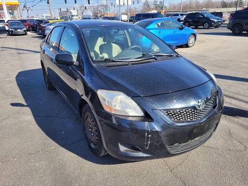 2012 Toyota Yaris LE