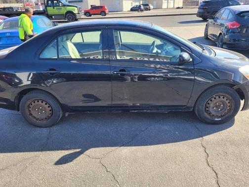 2012 Toyota Yaris LE