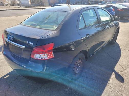 2012 Toyota Yaris LE