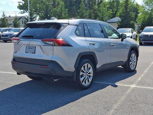 Silver Sky Metallic 2019 Toyota RAV4 XLE Premium