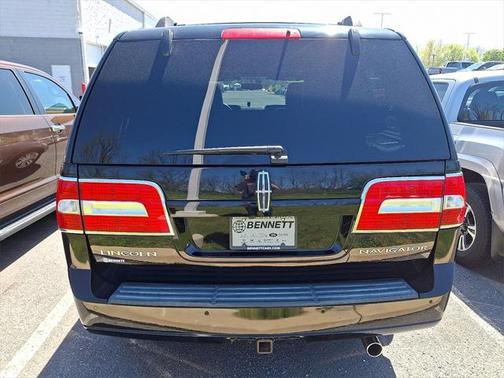 2011 Lincoln Navigator Base