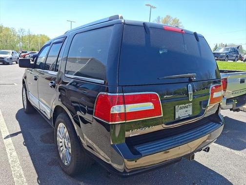2011 Lincoln Navigator Base