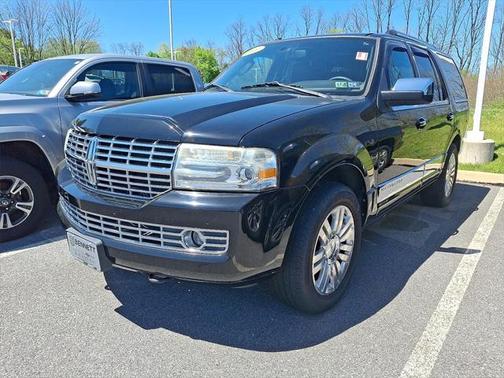 2011 Lincoln Navigator Base