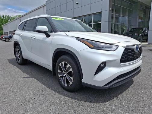 2023 Toyota Highlander Hybrid XLE