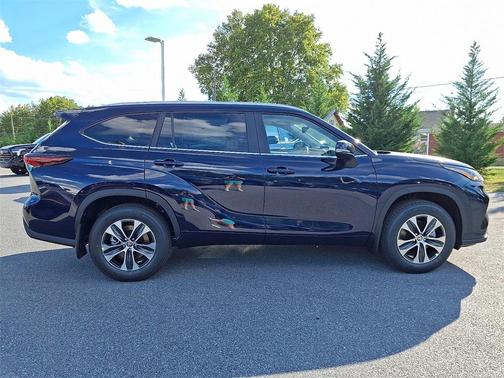 2025 Toyota Highlander XLE