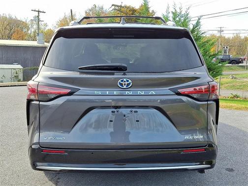 2025 Toyota Sienna Platinum