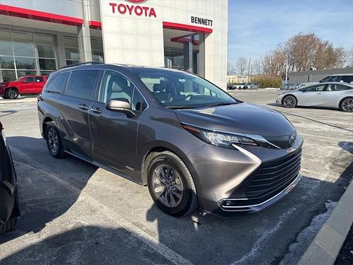 2021 Toyota Sienna XLE 7 Passenger