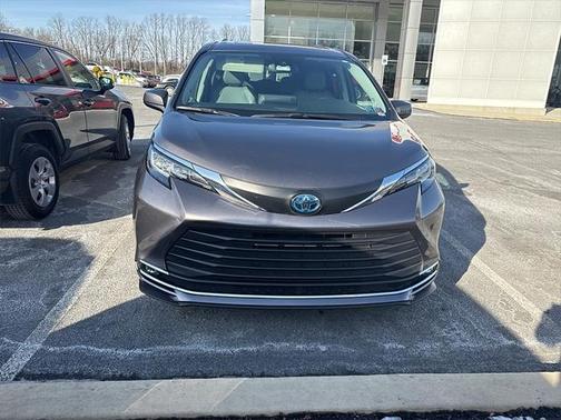 2021 Toyota Sienna XLE 7 Passenger