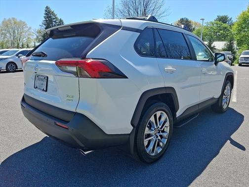 2025 Toyota RAV4 XLE Premium