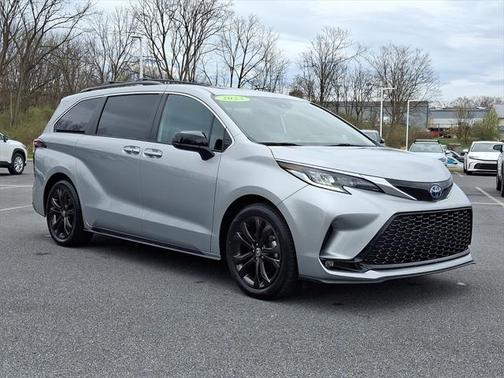 2023 Toyota Sienna XSE 7 Passenger